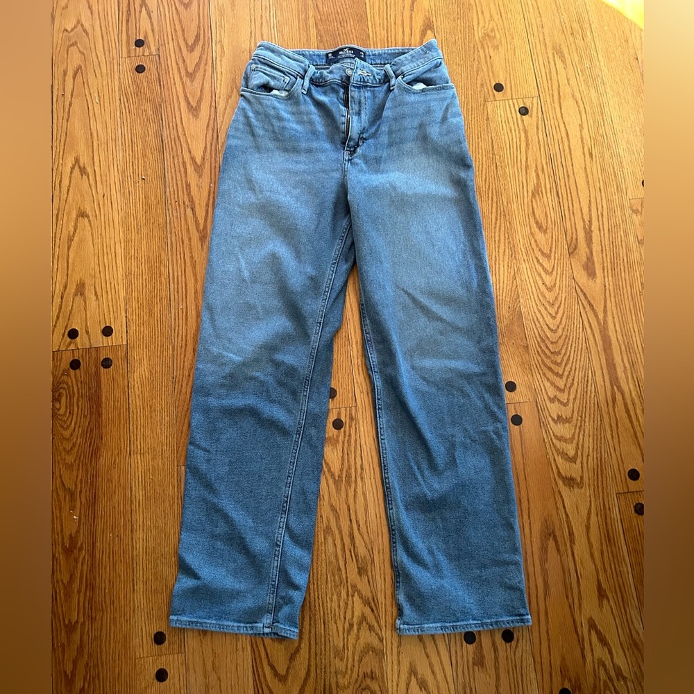 HOLLISTER straight leg jean